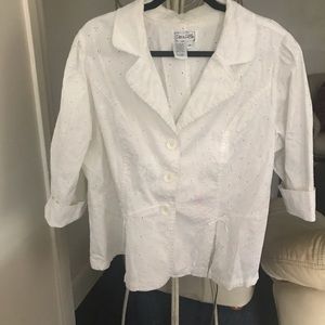 A beautiful white short sleeve blazer size 2X